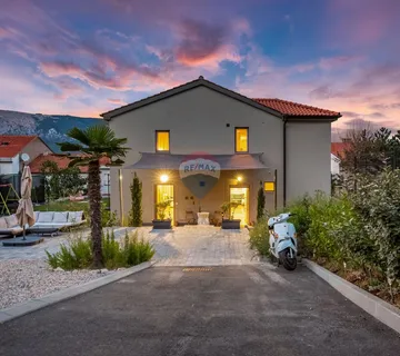 Baška - moderna kuća s dva stana - cover