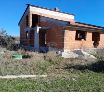 Istra,Manjadvorci,kuća od 100 m2 u roh bau fazi - cover