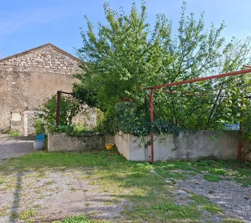 Bribir, Kuća za adaptaciju - cover