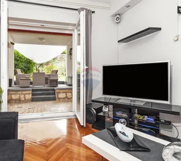 Rovinj,novi stan 94m2,vrtom,centar,1.kat - cover