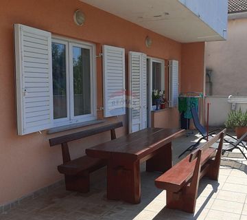 Otok Krk,grad Krk,samostojeća obiteljska kuća - cover