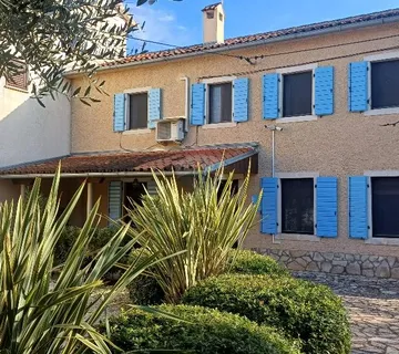 Istra,Pula okolica-uređena kamena kuća - cover