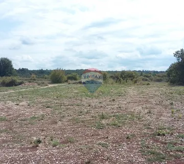 Istra, Rovinj, Kanfanar - građevinsko zemljište stambene namjene - cover