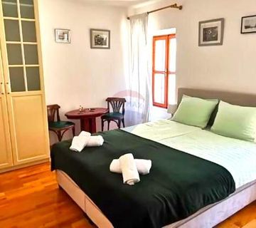 Rovinj,novouređeni studio u strogom centru-18,5m2 - cover
