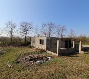 Istra, Poreč - Legalizirani objekt u okolici Poreča sa 1880 m2 zemljišta - cover