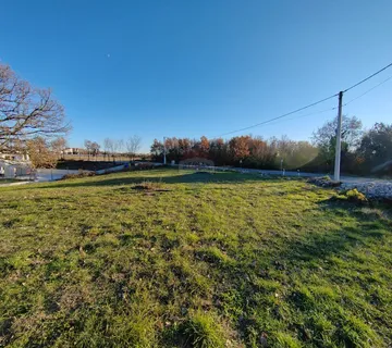 Juršići, građevinsko zemljište s građevinskom dozvolom za kuću 162m2 i bazenom - cover