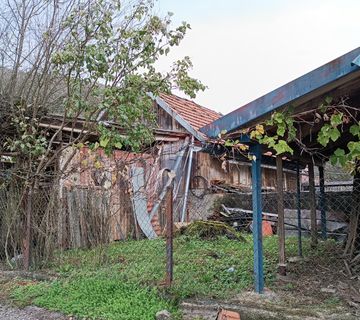 Ogulin,Vitunj - prodaje se drvena kuća sa okućnicom - cover