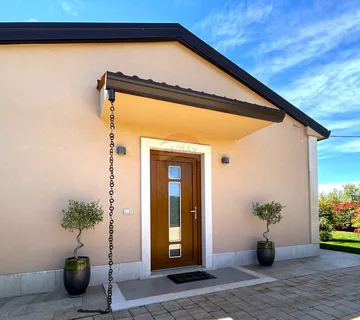 Istra,Karigador-Samostojeća kuća s bazenom - cover