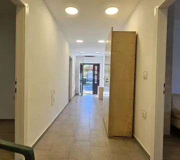 Useljiva kuća - Belo Selo - 3000 m2 okućnice - cover