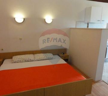 Istra, Medulin- Apartmanska kuća 150m od mora - cover