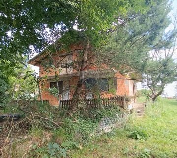 Pokupsko, Roženica - kuća i veliko dvorište - cover