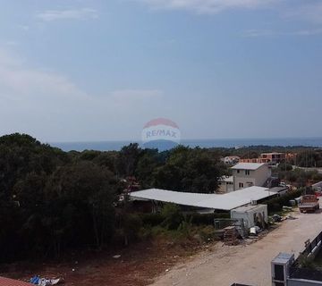 Poreč, stan u novogradnji s vrtom - cover