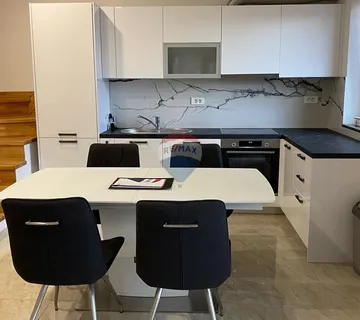 Rijeka, Širi centar, dvosoban stan  - cover