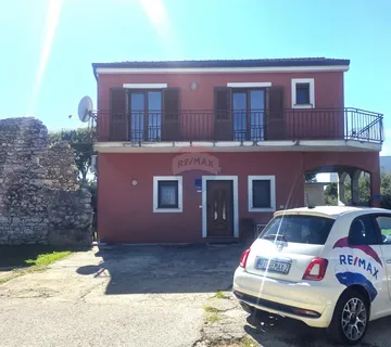 Istra,Umag-Dvije kuće s dozvolom za gradnju 6 stanova - cover