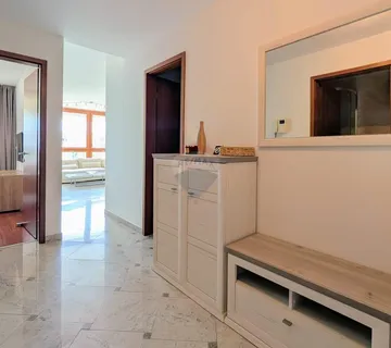 Istra, Rovinj - dvosoban stan na odličnoj lokaciji + parkirno mjesto - cover