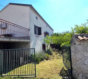 Istra,Brtonigla-Samostojeća kuća s dvorištem - cover