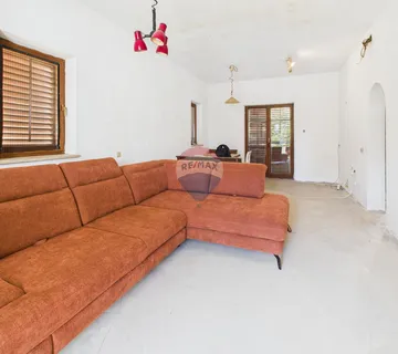 Pula, Veruda Porat - kuća sa tri stana - cover