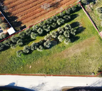 Kanfanar - fantastična parcela s pogledom na more 2754 m2 - cover