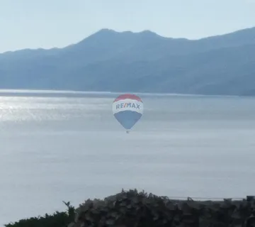 Marčeljeva Draga, etaža kuće i garsonjera, 96 m2 - prekrasan pogled - cover