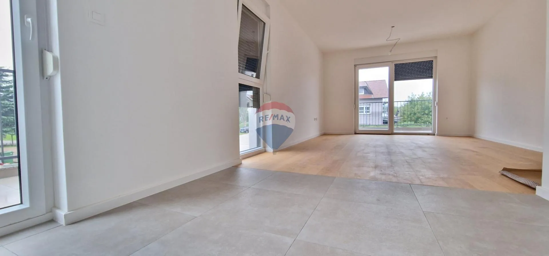 SAMOBOR kod Gallery-a, novogradnja, trosobni stan na 1. katu - cover