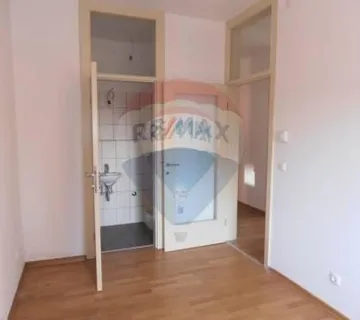 Iznajmljuje se poslovni prostor u centru grada, 72m2, Zagrad - cover