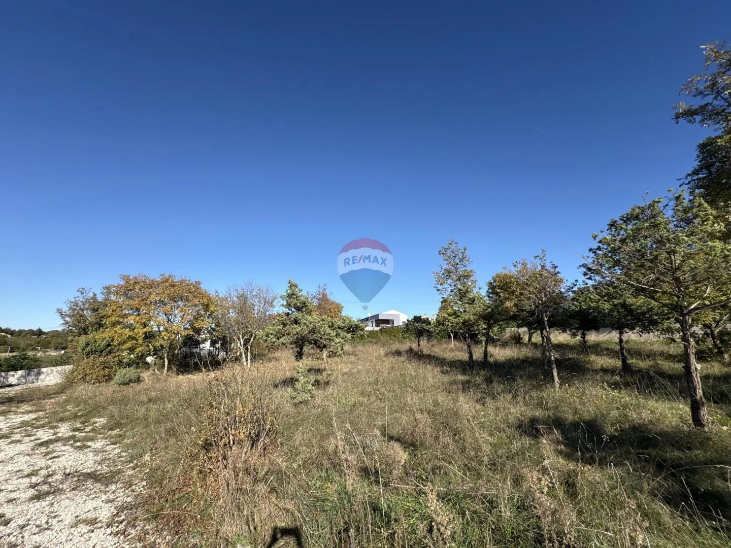 Istra, Barban, Rebići - građevinsko zemljište s pravomoćnom dozvolom, 1071 m2 - cover