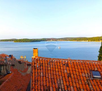 Rovinj,veliki stan 100m2 s neponovljivim pogledom na more+vrt - cover