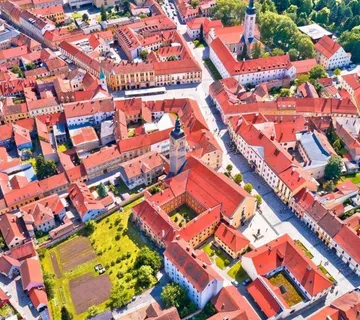 Varaždin - samostojeća kuća u centru, 200 m2 - cover