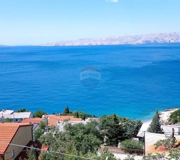 Senj, kuća s tri stana, prodaje se - cover