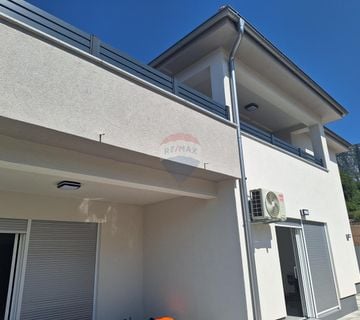 Crikvenica, Kostelj- kvalitetna novogradnja 54m2 sa 80m2 okućnice - cover