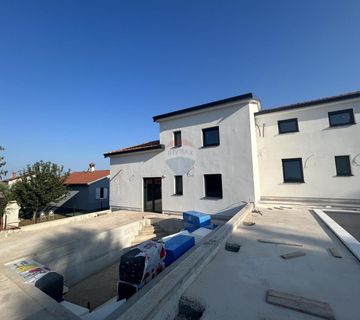 Višnjan, dvojna kuća sa pogledom na more - cover