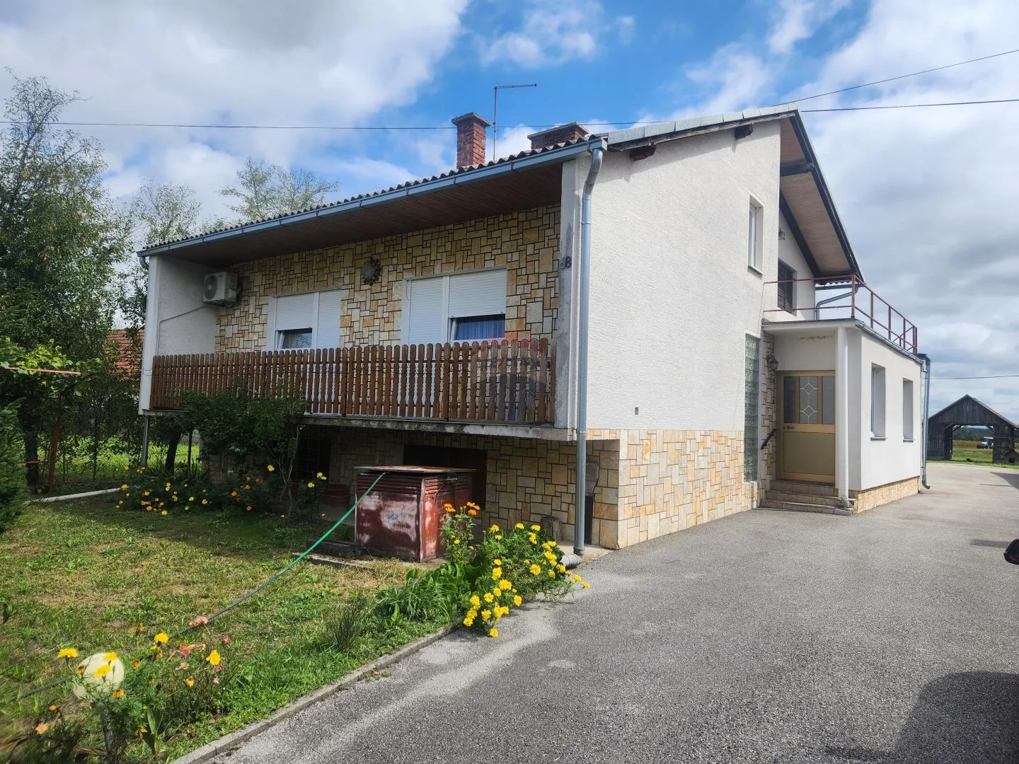 Garešnica, Velika Trnovitica 188 m2, prostrano imanje - cover