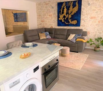 Rovinj, Carera, prekrasni novouređeni stan na prvom katu - 38m2 - cover