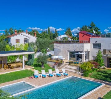 Poreč okolica, moderna kuća s velikom okućnicom i bazenom - cover