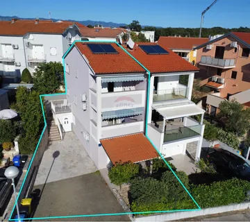 Krk, Njivice – Kuća s pogledom i 2 apartmana - cover