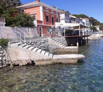 Mali Lošinj, kuća 1. red do mora - cover