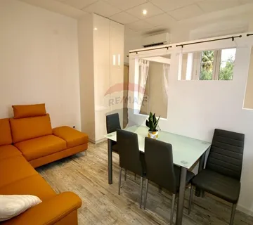 OPATIJA,LOVRAN- 1.red do mora, stan 35 m2, balkon, parking, pogled na more - cover