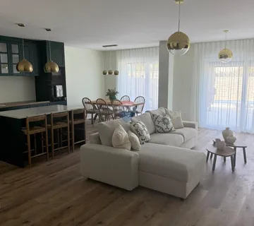 LOVRAN, Luksuzni dvoetažni stan s bazenom, 100m od mora! - cover