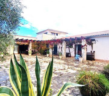 Istra,Umag,okolica-Rustikalna vila u mirnom okruženju - cover