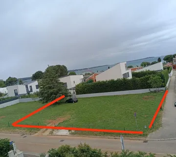 Istra, Fažana, zemljište sa pravomoćnom građevinskom dozvolom 100m od plaže - cover