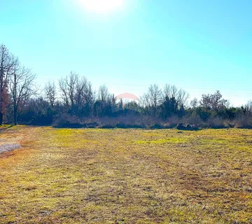 Istra,Umag-građevinsko zemljište višestambena namjena - cover