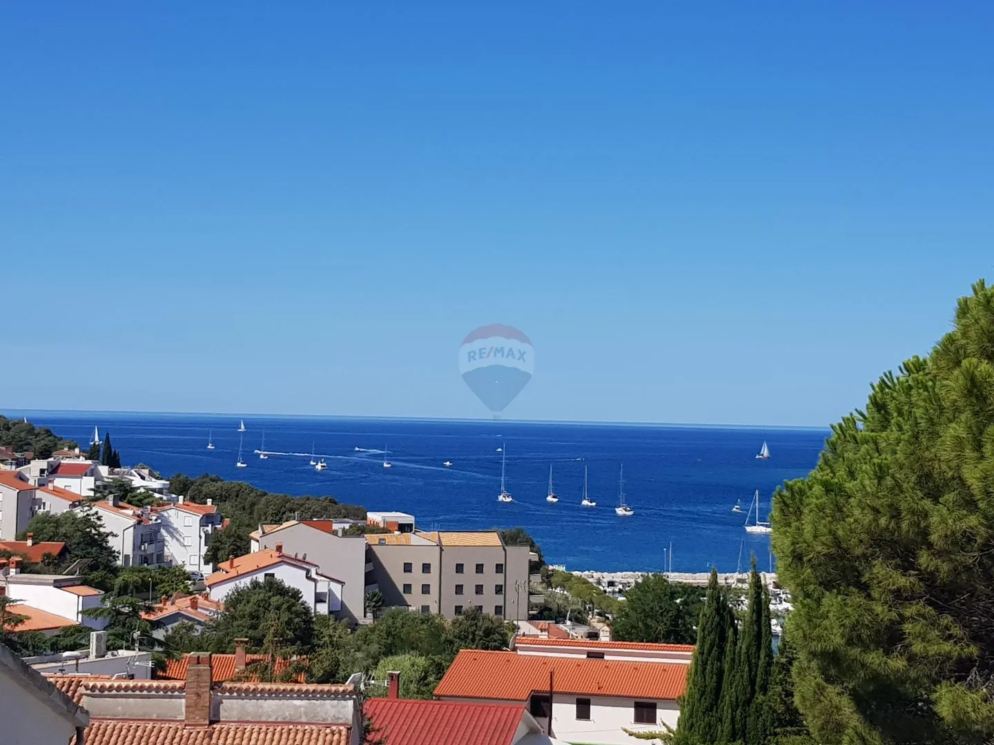 Istra, Pješčana uvala, dugoročni najam dvosobnog stana sa pogledom na more - cover