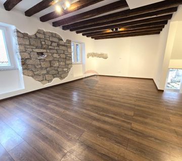 Rovinj,veliki stan u starom gradu,pogled more-75m2 - cover