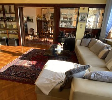 Rijeka, Bulevard, etaža stare vile površine 194 m2 - cover