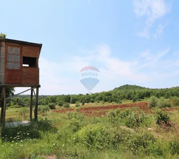 POREČ-4 h poljoprivrednog zemljišta - cover