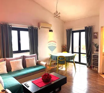 Poreč, dvosoban stan sa pogledom na more - cover