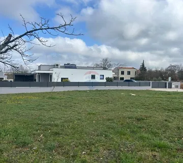 Istra, Poreč okolica - građevinsko zemljište otvorenog pogleda - cover