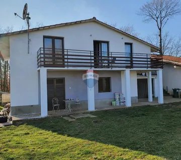 Poreč, okolica, samostojeća kuća sa 2 stambene jedinice - cover