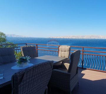 Senj-  predivan stan 1. red do mora 101 m2 - cover