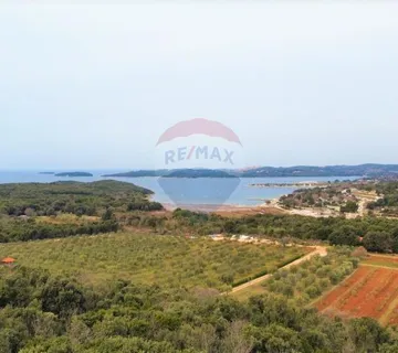 Rovinj,parcela sa otvorenim pogledom na more 4400m2 - cover